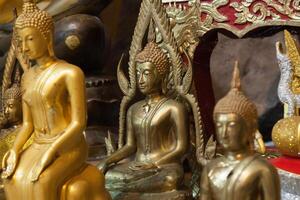 se av buddha staty i thailand foto