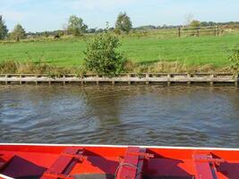 de små by av giethoorn i de nederländerna foto