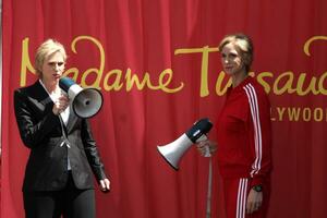 los angeles augusti 4 Jane lyncha på de ceremoni för Jane lyncha efter varelse förevigad i vax på madame tussauds hollywood på madame tussauds hollywood på augusti 4 2010 i los angeles ca foto