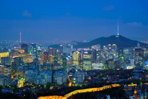 seoul horisont i de natt, söder korea. foto