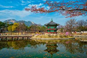 hyangwonjeong paviljong, Gyeongbokgung palats, seoul, söder korea foto