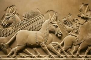 gammal assyrisk lättnad skulptur. generera ai foto