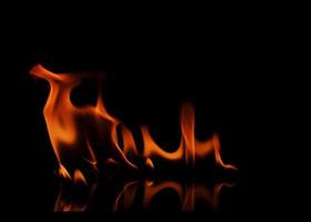 abstrakta eld textur på svart bakgrund foto