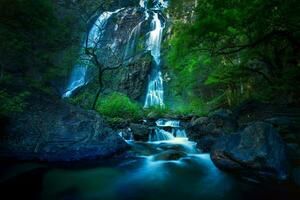 klong lan vatten falls nationell parkera i nordlig av thailand foto