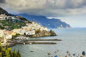 amalfi kust söder Italien ett av mest populär reser destination foto