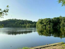 en se av blake ren sjö nära ellesmere i shropshire foto