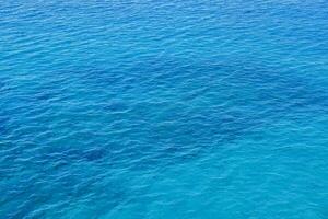 blått havsvatten foto
