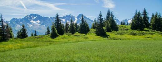 bergig av belledone,isere,frankrike foto