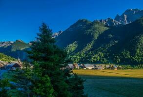 ceillac queyras i hautes alpes i Frankrike foto