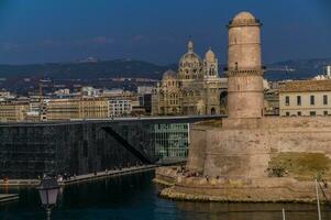 gammal hamn och fort av marseille foto