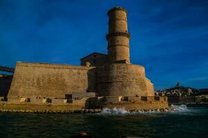 Vinka på de hamn av marseille foto