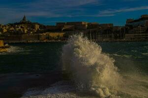 Vinka på de hamn av marseille foto