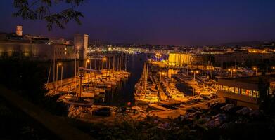 stad natt i marseille foto