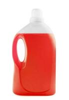 plast rena flaska full med röd rengöringsmedel foto
