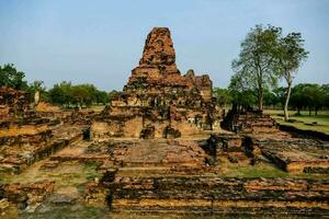 de ruiner av ett gammal tempel i thailand foto