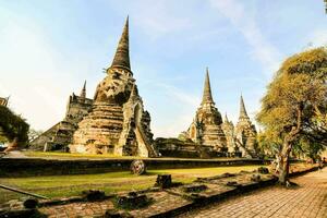 de ruiner av wat phra kaeo i ayutthaya, thailand foto