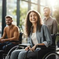 ung leende människor i en rullstol, ai genererad foto