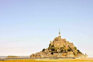 de mont helgon michel är en känd turist attraktion i Frankrike foto