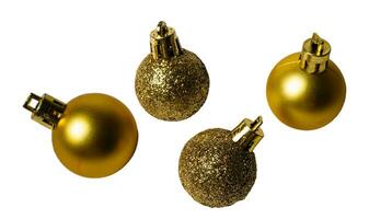 guld dekorativ jul bollar, isolerat på vit eller transparent bakgrund. foto