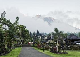 besakih -templet berömda sevärdhet i Bali, Indonesien foto