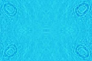 blå vatten med krusningar på de yta. defokusering suddig transparent vit svart färgad klar lugna vatten yta textur med stänk och bubblor. vatten vågor med lysande mönster textur bakgrund. foto