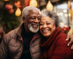 friska afrikansk amerikan senior par leende Lycklig och fattande tillsammans, kärlek och relation begrepp, ai genererad foto