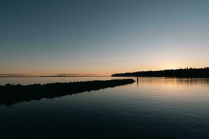 spektakulär solnedgång i vancouver bukt foto