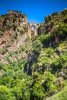 bro av ronda, ett av de mest känd vit byar av Malaga, andalusien, Spanien foto