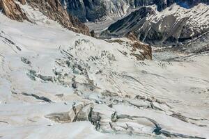 meren de glace hav av is är en glaciär belägen på de mont blanc massiv, i de alps Frankrike. foto