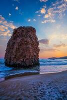 fyriplaka strand på solnedgång, milos ö, Kykladerna, grekland foto