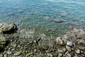 stenar och vatten i de hav foto