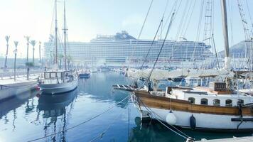 msc havsutsikt kryssning fartyg dockad i cartagena, Spanien foto