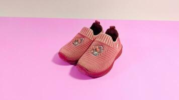 söt rosa barns skor foto
