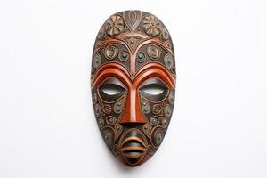 ai genererad afrikansk etnisk ritual mask isolerat på vit bakgrund. trä- stam- mask av krigare med ristade ornament. blandning av tradition och modernitet. traditioner och tull av afrika. resa souvenir foto