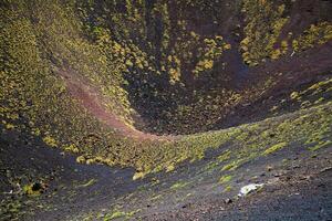 etna nationell parkera panorama- se av vulkanisk landskap med krater, Catania, sicilien foto