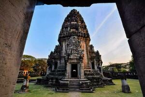 de ruiner av ett gammal tempel i thailand foto