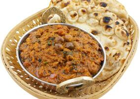 indisk friska kök chana masala också känd som kryddad kikärtor, channay, chole masala eller chholay är en gott, smakrika curry tillverkad förbi matlagning kikärtor i en kryddad lök tomat masala skysås foto