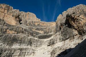 se av de berg toppar dolomiterna. Brenta, Italien foto