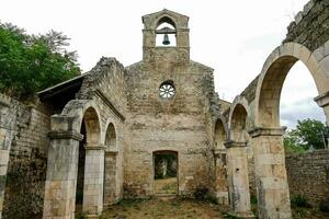 de ruiner av de kyrka av de helig korsa i kotor foto