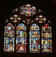 färgade glas fönster av de katedral foto