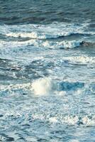 stormig vågor på de norr hav foto