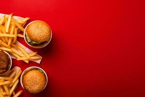 ai genererad hemlagad hamburgare med färsk grönsaker och franska frites på mörk bakgrund foto