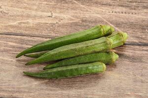 naturlig organisk rå grön okra foto