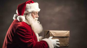 ai genererad Foto av Lycklig santa claus bärande jul gåva till barn. Semester humör