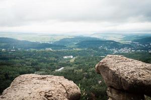 bergstopp stenar landskap. bergspanorama foto