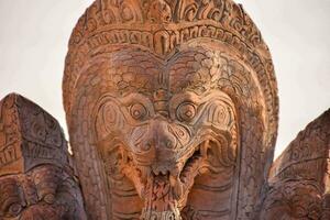 detalj av buddist tempel skulptur foto