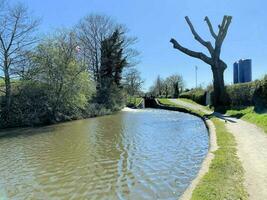 en se av de shropshire union kanal på whitchurch foto