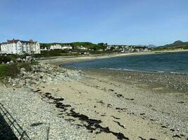 en se av de norr wales kust på criccieth foto