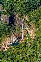 nohkalikai falls se punkt, nohkalikai väg, cherrapunji, meghalaya, Indien foto