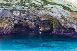 polignano ett sto sett från havet foto